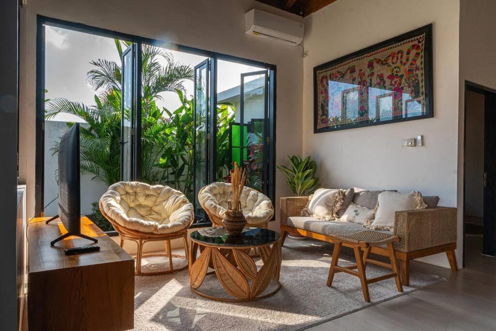 Berawa Canggu Stylish Joglo 3 Bedrooms Private Villa With Private Pool Exterior photo