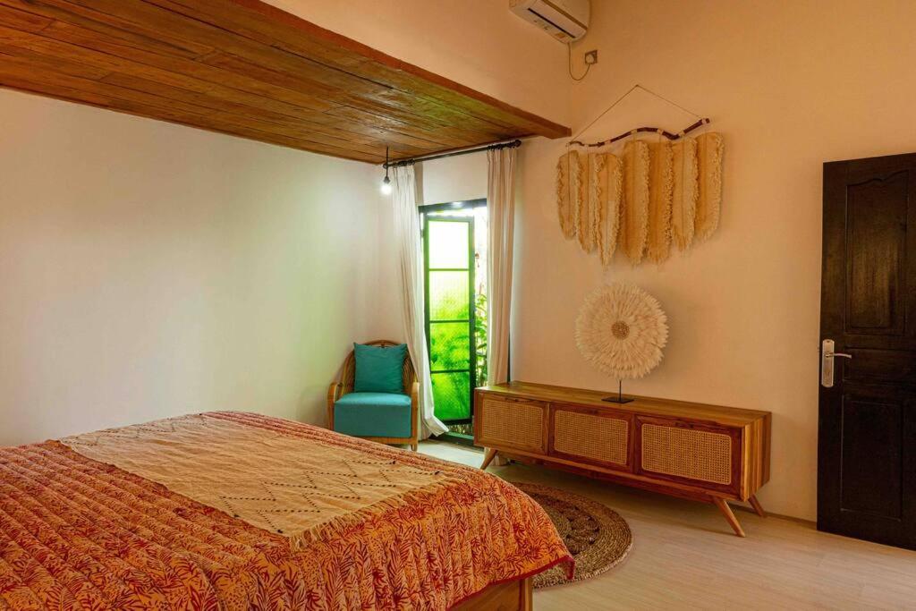 Berawa Canggu Stylish Joglo 3 Bedrooms Private Villa With Private Pool Exterior photo